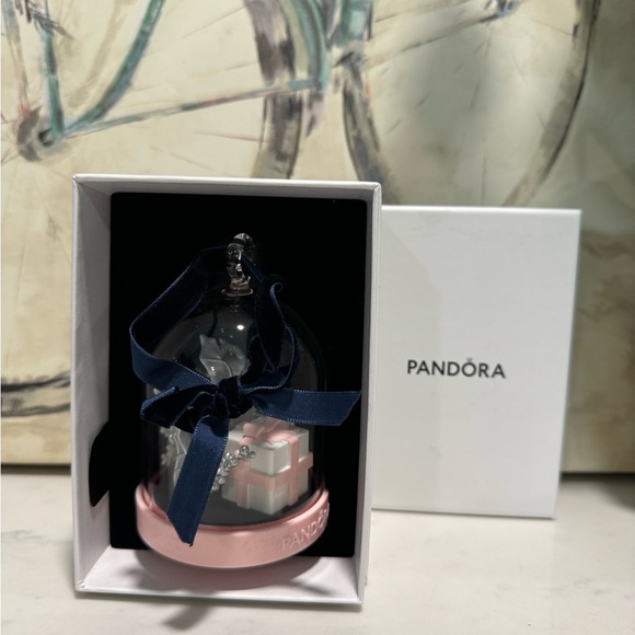PANDORA limited edition ornament 🌸 - Picture 9 of 9